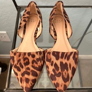 Sz. 8 animal print shoes